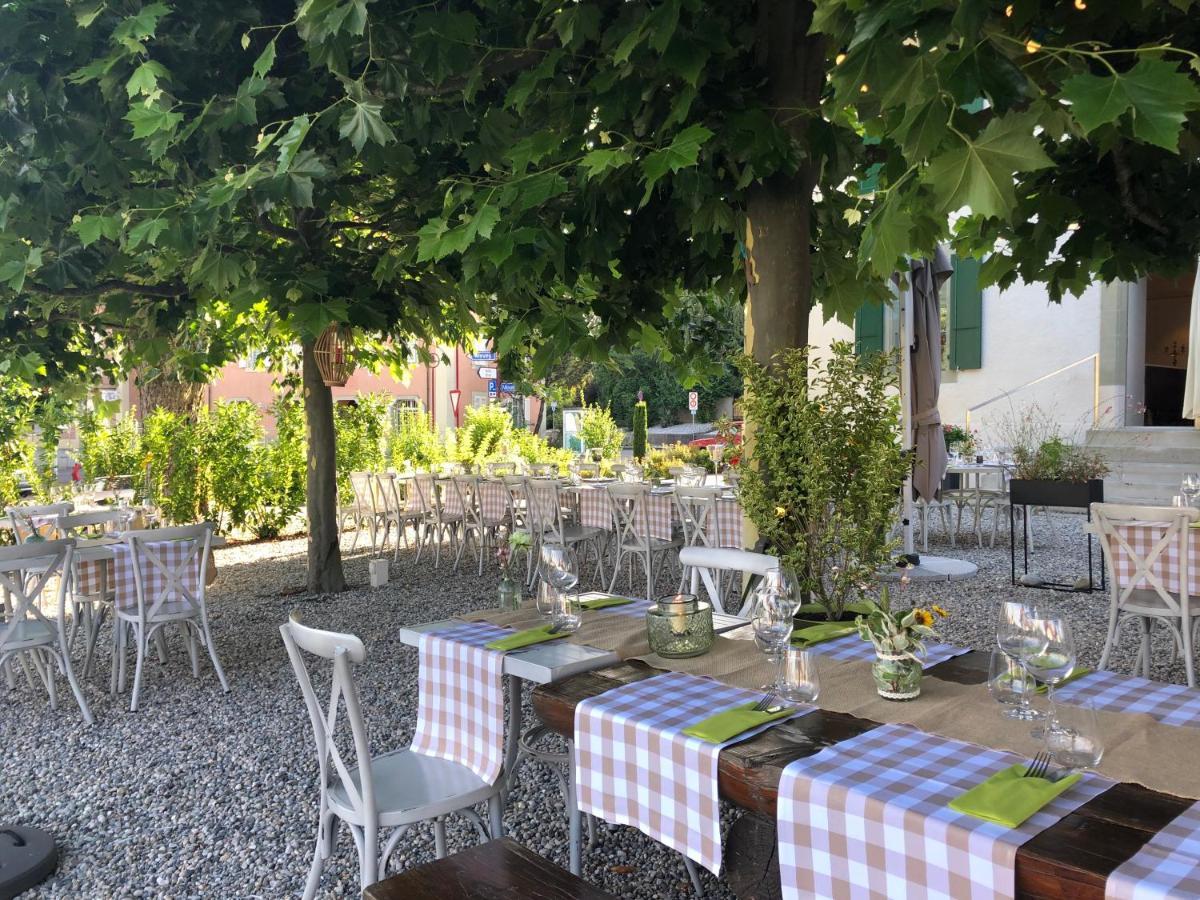 L'Auberge De Mezieres Екстериор снимка